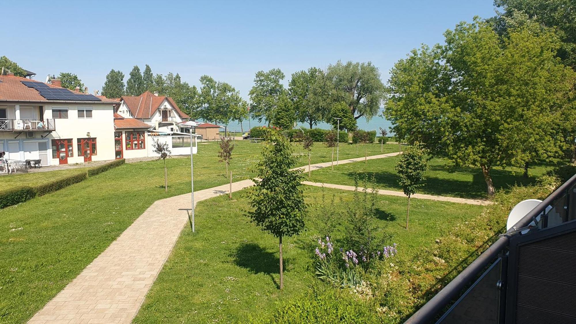 Wellapartman Zamárdi Exterior foto